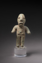 Figure d'un nain, Période préclassique, env. 800 – 500 av. J.-C., Mexique, Olmèques, Taille: H: 8,5 cm (H: 3.3 inch), ID: 3052510 - 4/4