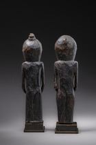 Une paire de figures ancestrales "ana deo", Indonésie - Florès, Taille: H: 17 cm & 17,5 cm (H: 6.7 inch & 6.9 inch), ID: 3052621 - 5/5