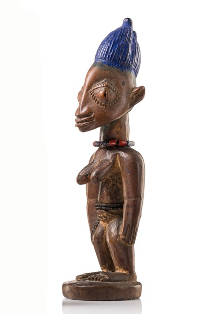 Female twin figure "ere ibeji", Nigeria, Yoruba, Oyo, Oshogbo, Size: H: 26,5 cm (H: 10.4 inch), ID: 3052628