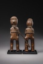 Paire de figures ancêtres "itara", Indonésie - Timor oriental, île d'Ataúro, Taille: H: 15 cm & 16 cm (H: 5.9 inch & 6.3 inch), ID: 3052619 - 5/5