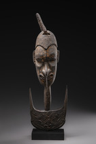 Suspension hook  "samban" or "tshambwan", Papua New Guinea - East Sepik Province, Iatmul, Size: H: 46,6 cm (H: 18.3 inch), ID: 3052613 - 2/5