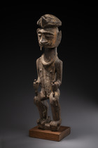 Männliche Ahnenfigur "adu zatua", Indonesien - Nias, Größe: H: 73,5 cm (H: 28.9 inch), ID: 3052610 - 2/5