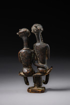 Goldweight: seated couple, Ghana, Ashanti, Size: H: 9,5 cm (H: 3.7 inch), ID: 3052599 - 2/8