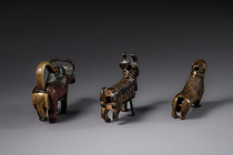 Trois rares cadenas en bronze, Perse, Taille: H: 3,5 cm - 4,5 cm (H: 1.4 inch - 1.8 inch), ID: 3052605 - 2/6