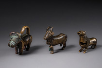 Trois rares cadenas en bronze, Perse, Taille: H: 3,5 cm - 4,5 cm (H: 1.4 inch - 1.8 inch), ID: 3052605 - 4/6