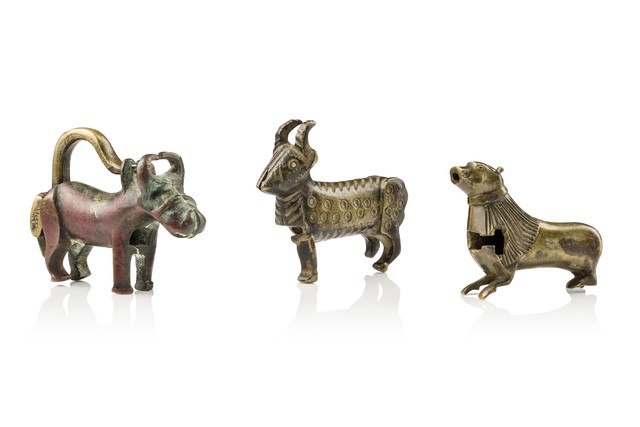 Trois rares cadenas en bronze, Perse, Taille: H: 3,5 cm - 4,5 cm (H: 1.4 inch - 1.8 inch), ID: 3052605