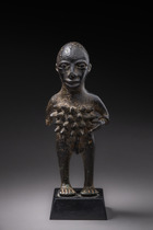 Standing male figure, Nigeria, Benin, Size: H: 17,5 cm (H: 6.9 inch), ID: 3052604 - 2/5