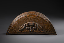 Crescent-shaped lidded box "ngondo", D. R. Congo, Kuba, Size: B: 33 cm H: 7 cm (B: 13.0 inch H: 2.8 inch), ID: 3052589 - 2/4