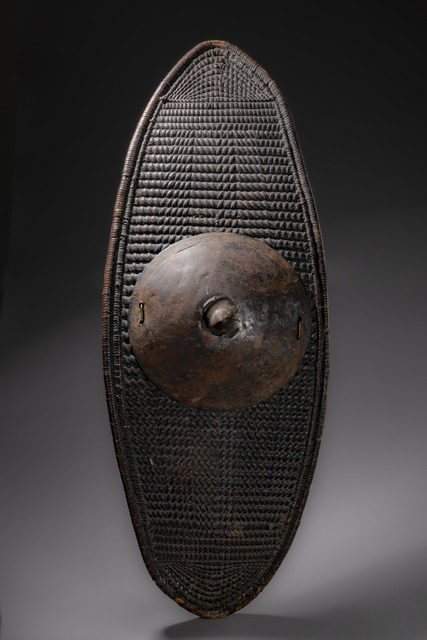 Plaited shield, D. R. Congo, Nzakara, Size: H: 99 cm (H: 39.0 inch), ID: 3052602