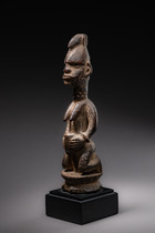 Kneeling figure, Nigeria, Urhobo, Size: H: 21,5 cm (H: 8.5 inch), ID: 3052637 - 2/5