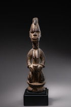 Kneeling figure, Nigeria, Urhobo, Size: H: 21,5 cm (H: 8.5 inch), ID: 3052637 - 3/5
