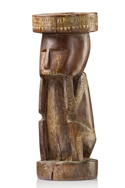 Figure accroupie avec cimier circulaire, Papouasie-Nouvelle-Guinée - région de Massim, Taille: H: 30 cm (H: 11.8 inch), ID: 3052581