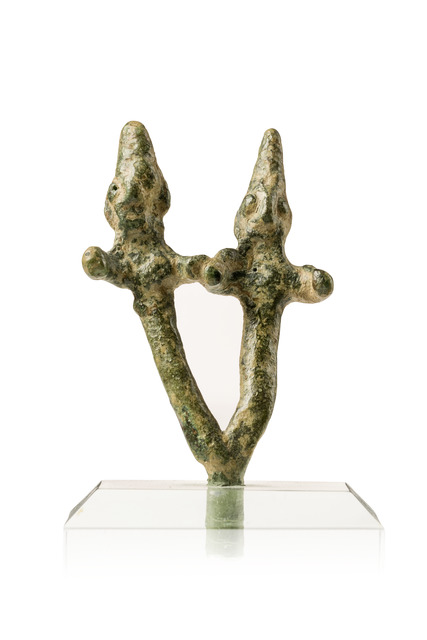 Rare two-figure nail idol, Hittite, ca. mid-2nd millennium BC, Ancient Anatolian Hittite Empire, Size: H: 6,4 cm (H: 2.5 inch), ID: 3052667