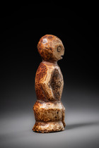 Figure anthropomorphe "iginga" (pl. "maginga") env. 1900, R. D. Congo, Lega, Taille: H: 11 cm (H: 4.3 inch), ID: 3052730 - 3/6
