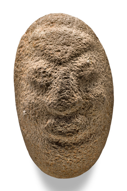 Prähistorischer anthropomorpher Steinkopf, Papua-Neuguinea - westliches Hochland, Madang Provinz, Simbai Tal, Größe: M: 15,5 cm x 8,9 cm x 10,2 cm (M: 6.1 inch x 3.5 inch x 4.0 inch), ID: 3052682