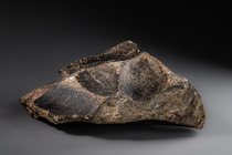 Blade sharpener, West New Guinea / West Papua (Irian Jaya), Amanamkai Village, Asmat, Size: M: 26,5 cm x 29 cm x 10,5 cm (M: 10.4 inch x 11.4 inch x 4.1 inch), ID: 3052725 - 6/7
