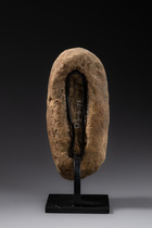 Anthropomorpher Stein, Papua-Neuguinea - Unterer Sepik, Karawari, Größe: M: 16,1 x 7,3 x 5,8 cm (M: 16,1 x 7,3 x 2.3 inch), ID: 3052686 - 2/5