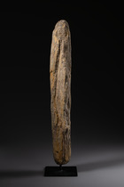 Anthropomorphe Steinskulptur, Papua-Neuguinea, Größe: M: 66,5 x 9,1 x 9,6 cm (M: 66,5 x 9,1 x 3.8 inch), ID: 3052688 - 2/5