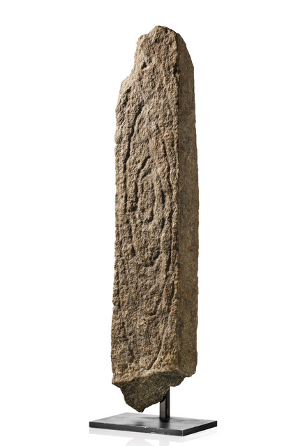 Steinstele, Steinobjekte Papua-Neuguinea, Größe: M: 82,2 cm x 18 cm x 7,9 cm (M: 32.4 inch x 7.1 inch x 3.1 inch), ID: 3052744