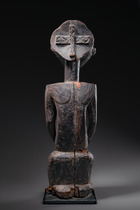 Figure ancestrale masculine "singiti", R. D. Congo, Luba-Hemba, Taille: H: 56,5 cm (H: 22.2 inch), ID: 3052716 - 4/5
