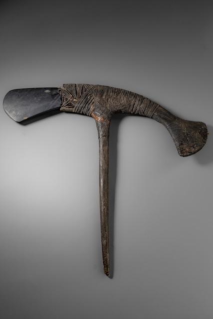 Old ceremonial axe, Papua New Guinea - Mount Hagen, Size: H: 56 cm (H: 22.0 inch), ID: 3052718