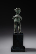 Kriegerfigur mit Schwert, Bronzezeit, ca. 300 v. Chr. – 200 n. Chr., Indonesien, Ost-Java, angeblich aus der Gegend von Lumajang, Größe: H: 11,2 cm (H: 4.4 inch), ID: 3052697 - 5/6