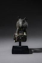 Mammal-shaped handle, Bronze Age, ca. 300 BC – 200 AD, Indonesia, Eastern Java, purportedly from Lumajang area, Size: L: 8,4 cm H: 6,5 cm (L: 3.3 inch H: 2.6 inch), ID: 3052698 - 2/6