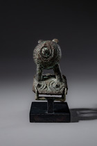 Mammal-shaped handle, Bronze Age, ca. 300 BC – 200 AD, Indonesia, Eastern Java, purportedly from Lumajang area, Size: L: 8,4 cm H: 6,5 cm (L: 3.3 inch H: 2.6 inch), ID: 3052698 - 5/6