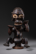 Coiffe de danse anthropomorphe "tukum", Grassfields du Cameroun, Widekum, Taille: H: 26 cm (H: 10.2 inch), ID: 3052790 - 6/6