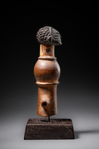 Anthropomorphic flute / whistle "kasengosengo", D. R. Congo, Chokwe, Size: H: 9 cm (H: 3.5 inch), ID: 3052831 - 4/8