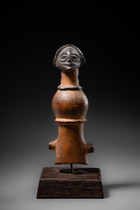 Anthropomorphic flute / whistle "kasengosengo", D. R. Congo, Chokwe, Size: H: 9 cm (H: 3.5 inch), ID: 3052831 - 6/8