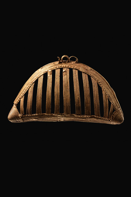 Pendant, Ghana, Akan, Ashanti, Size: H: 5,2 cm B: 10 cm (H: 2.0 inch B: 3.9 inch), ID: 3052812