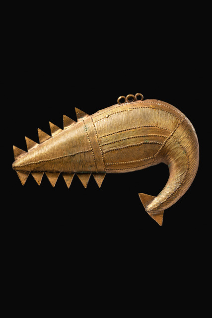 Pendant in the shape of a sawfish, Ghana, Akan, Ashanti, Size: L: 13 cm H: 9 cm (L: 5.1 inch H: 3.5 inch), ID: 3052810