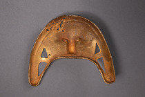 Pendentif avec visage anthropomorphe, Ghana, Akan / Côte d'Ivoire, Baoulé, Taille: H: 6 cm B: 8 cm (H: 2.4 inch B: 3.1 inch), ID: 3052805 - 2/2