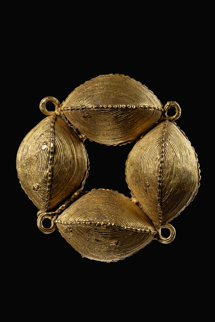 Pendant with fruits, Ghana, Akan, Size: D: 5 cm (D: 2.0 inch), ID: 3052832