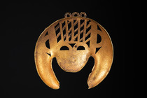 Pendant in the form of a stylized ram’s head, Ghana, Akan, Size: H: 7,5 cm (H: 3.0 inch), ID: 3052837 - 2/3