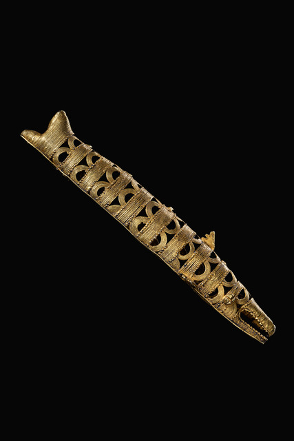 Whale pendant, Ghana, Akan, Size: L: 17 cm B: 3 cm (L: 6.7 inch B: 1.2 inch), ID: 3052814