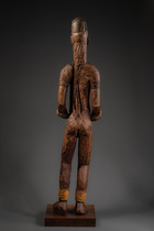 Male shrine figure "alusi", Nigeria, Igbo, Size: H: 150 cm (H: 59.1 inch), ID: 3052866 - 5/5