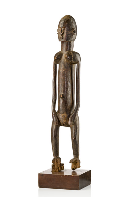 Standing female figure "dege dal nda", Mali, Dogon, Size: H: 79 cm (H: 31.1 inch), ID: 3052884