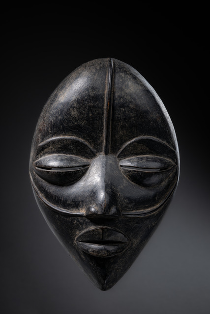Anthropomorphic face mask, Côte d'Ivoire, Wè-Wobè, Size: H: 25,5 cm (H: 10.0 inch), ID: 3052885