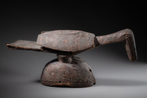 Masque casque avec figure d'oiseau, Nigéria, Yoruba /  Ijebu, Taille: L: 46 cm (L: 18.1 inch), ID: 3052874 - 2/4