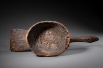 Masque casque avec figure d'oiseau, Nigéria, Yoruba /  Ijebu, Taille: L: 46 cm (L: 18.1 inch), ID: 3052874 - 3/4