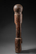 Male shrine figure "tchitcherik sakwa" (pl. "tchitcheri sakap"), Togo, Moba, Size: H: 109,5 cm (H: 43.1 inch), ID: 3052879 - 2/6