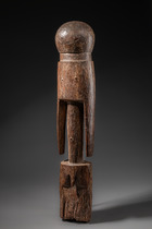 Male shrine figure "tchitcherik sakwa" (pl. "tchitcheri sakap"), Togo, Moba, Size: H: 109,5 cm (H: 43.1 inch), ID: 3052879 - 5/6
