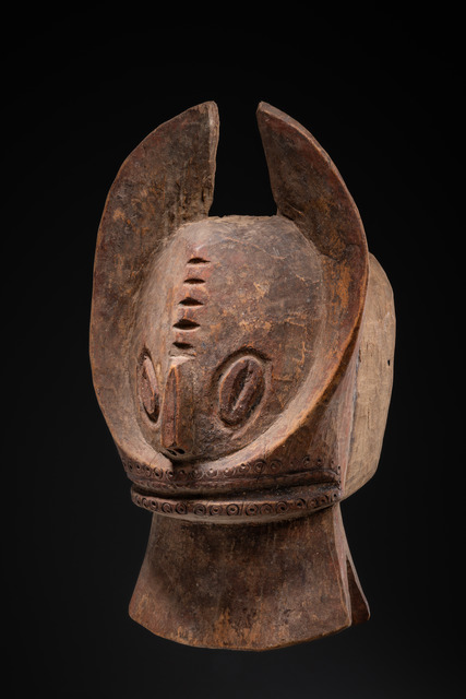 Zoomorphic helmet mask "vaa-bong" ("vabong" / "vabon"), Nigeria, Mumuye, Size: H: 47,5 cm (H: 18.7 inch), ID: 3052878