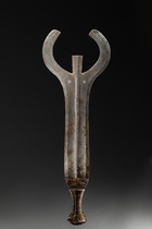 Couteau rituel "bango", "bwagogambanza", R. D. Congo, Lobala, Taille: H: 51 cm (H: 20.1 inch), ID: 3052917 - 3/3
