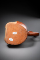Stirrup vessel seated man, Moche III, Early interim period, ca. 300 - 400 AD, Peru, Moche, Size: H: 22,5 cm (H: 8.9 inch), ID: 3052943 - 5/6