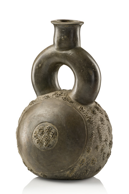Stirrup spout vessel, Early Horizon, Middle Chavín style, ca. 800 - 600 BC, Peru, Chavin, Size: H: 23,5 cm (H: 9.3 inch), ID: 3052948