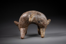 Chien à trois pattes et à deux têtes, env. 200 av. J.-C. - 300 apr. J.-C., Mexique, Jalisco, Taille: H: 11 cm, B: 13,5 cm (H: 4.3 inch, B: 5.3 inch), ID: 3052975 - 5/6