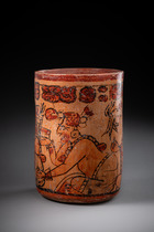Vase cylindrique polychrome avec scène d'enema, période classique tardive, env. 700 - 900 apr. J.-C., Guatemala, Petén, Maya, Taille: H: 15,4 cm D: 10,5 cm (H: 6.1 inch D: 4.1 inch), ID: 3052983 - 3/6